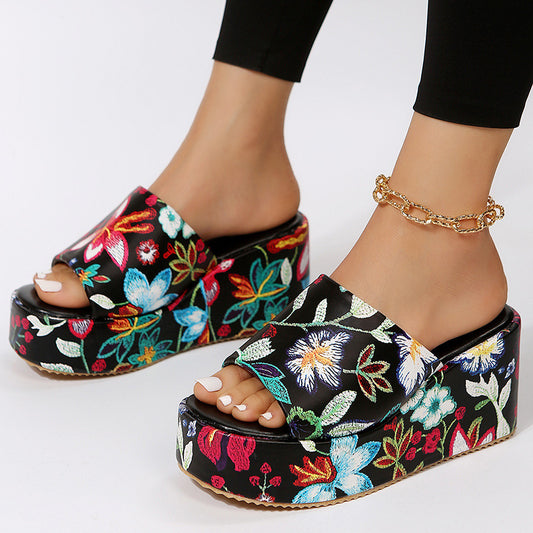 New Round Toe Wedge Embroidered Classic Embroidery Slippers For Women